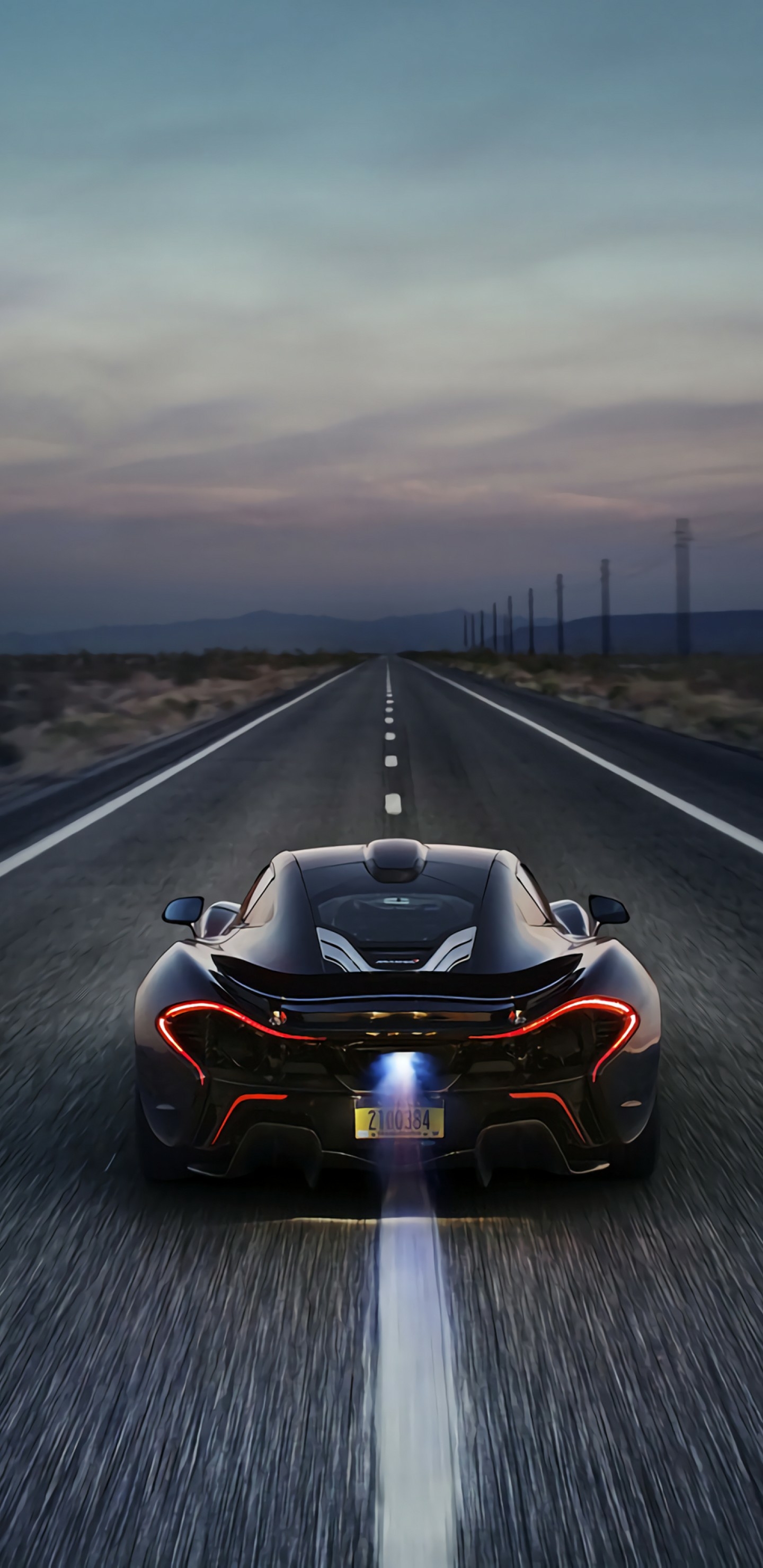 全面屏手机壁纸-黑色跑车