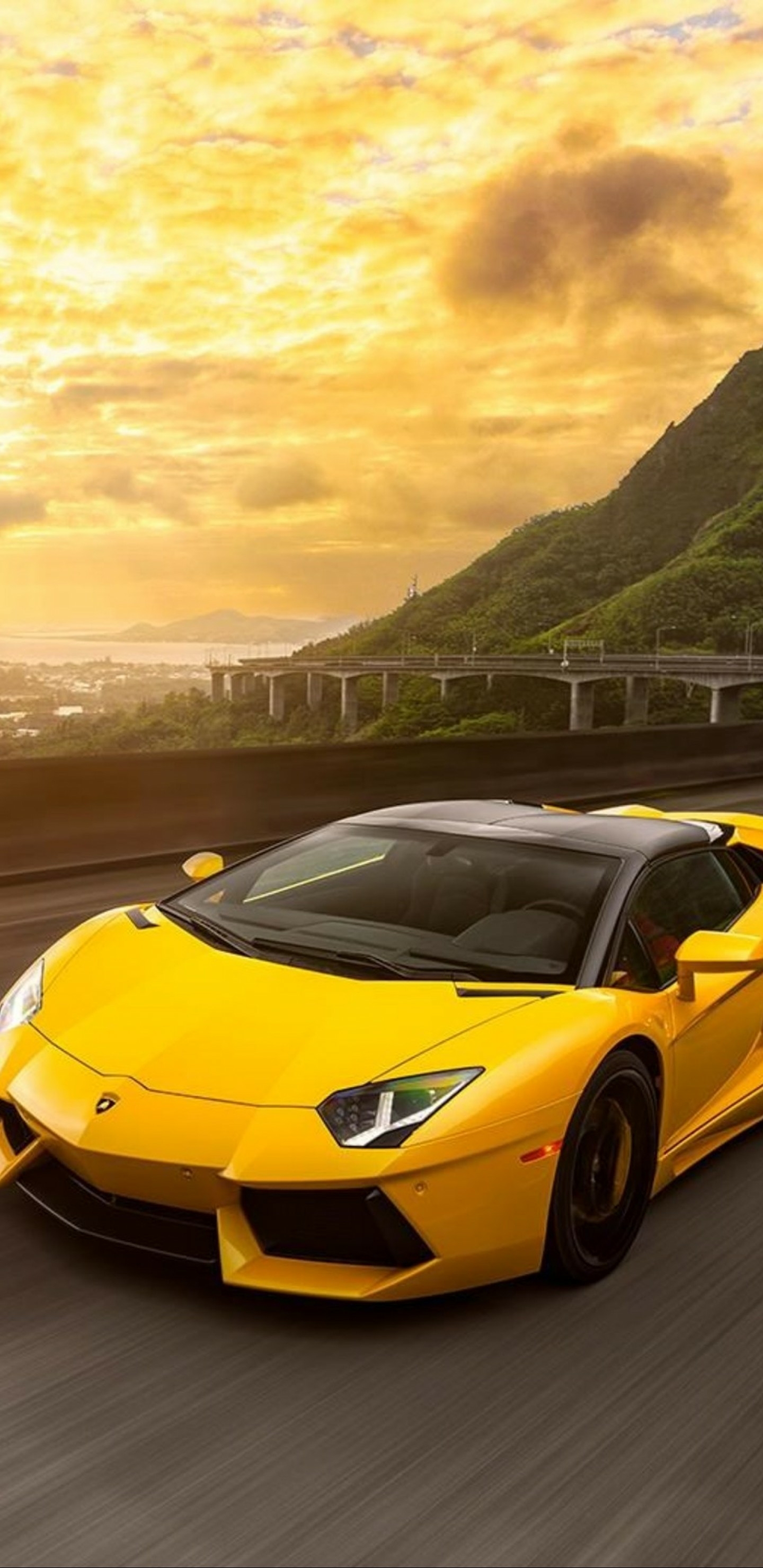 全面屏手机壁纸-黄色的车