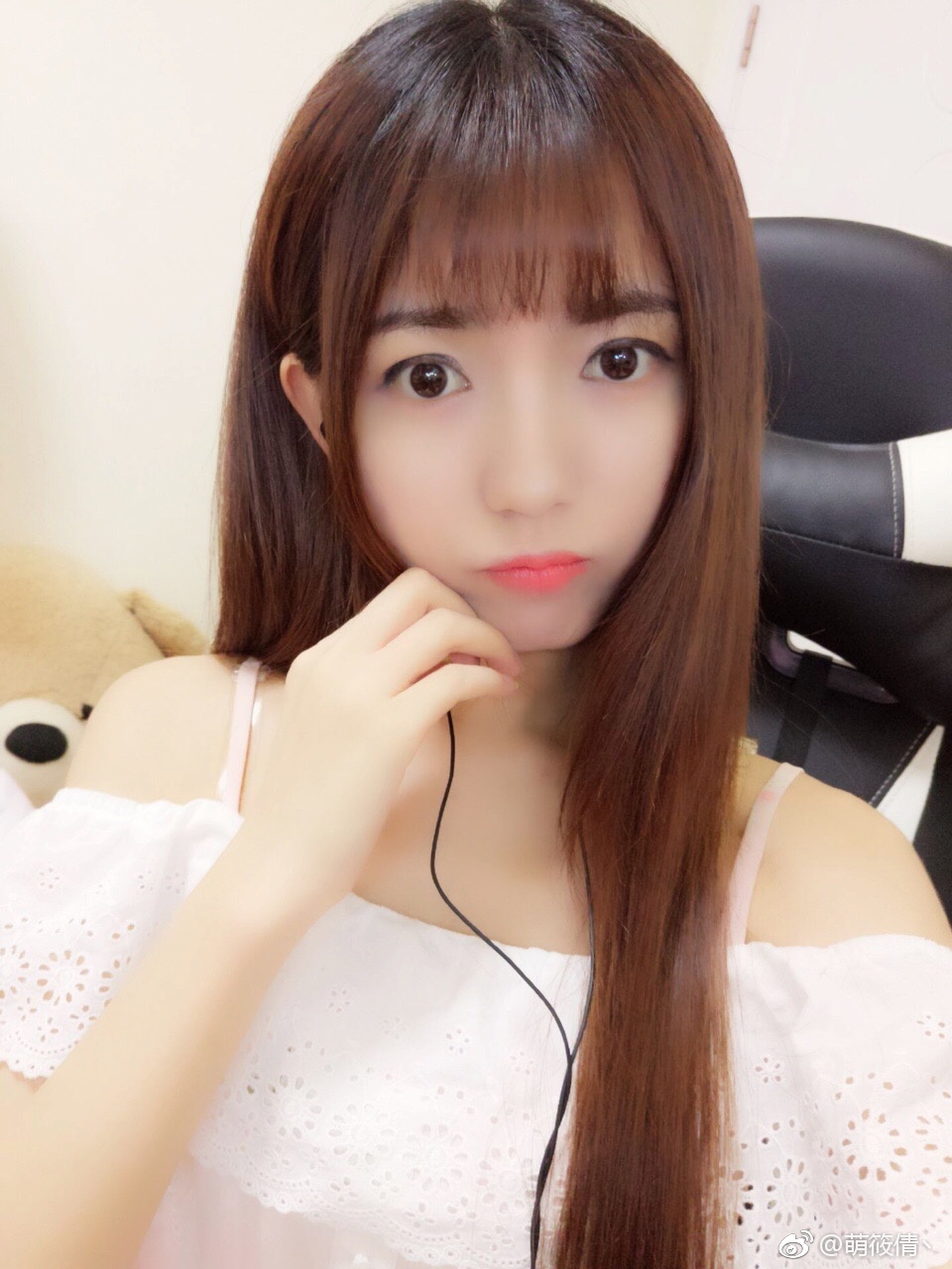 oppo全面屏美女壁纸720p