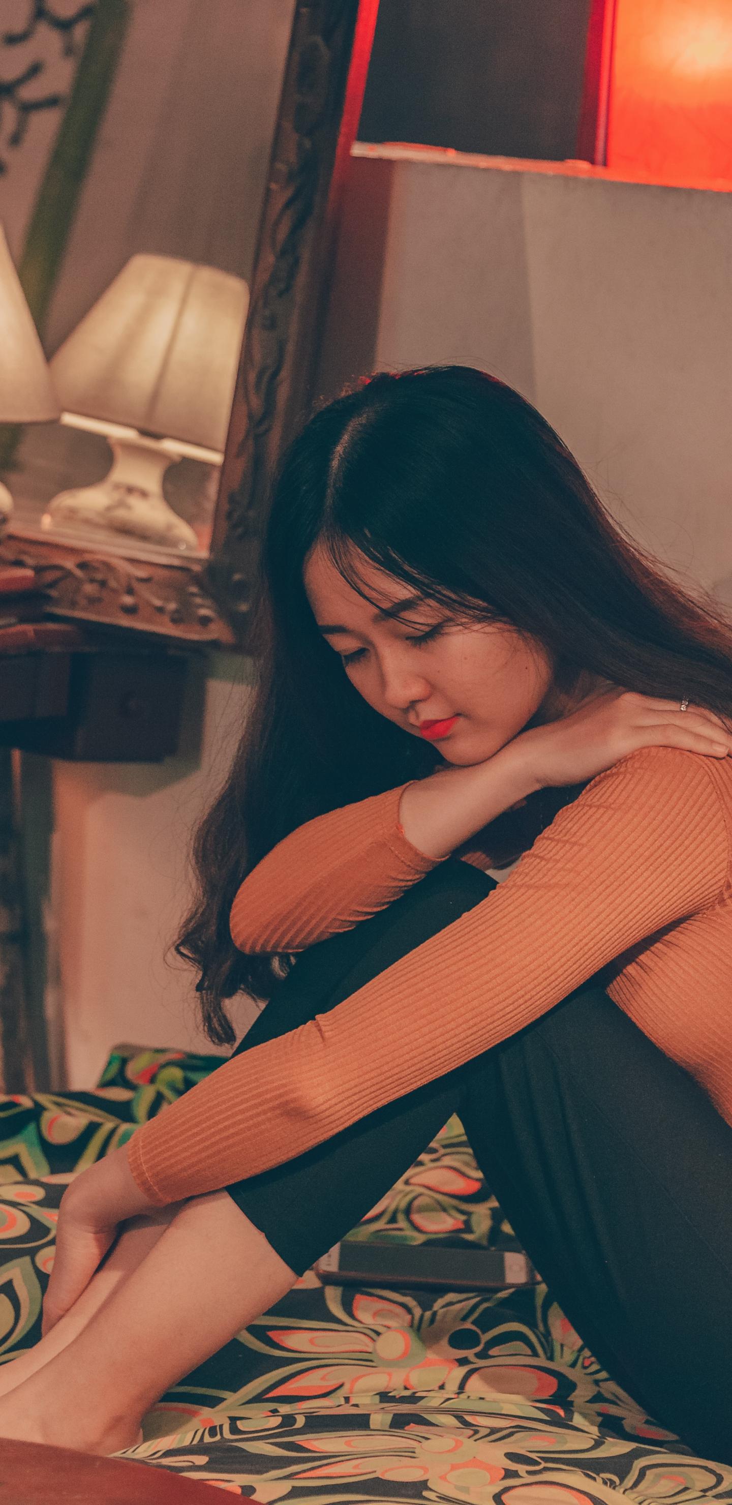 圆脸小美女手机壁纸