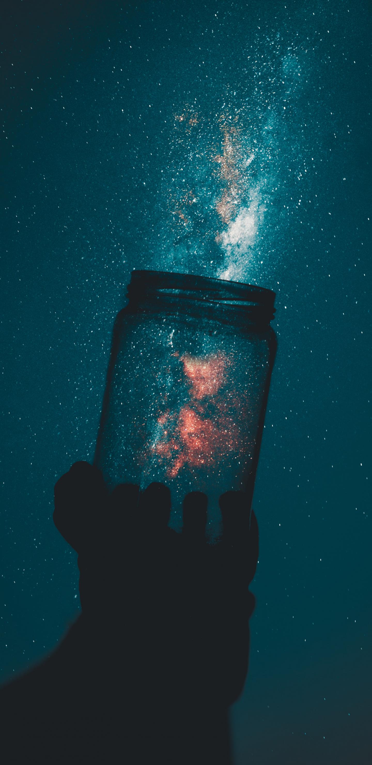 给我一个瓶子，我就能装起一个宇宙