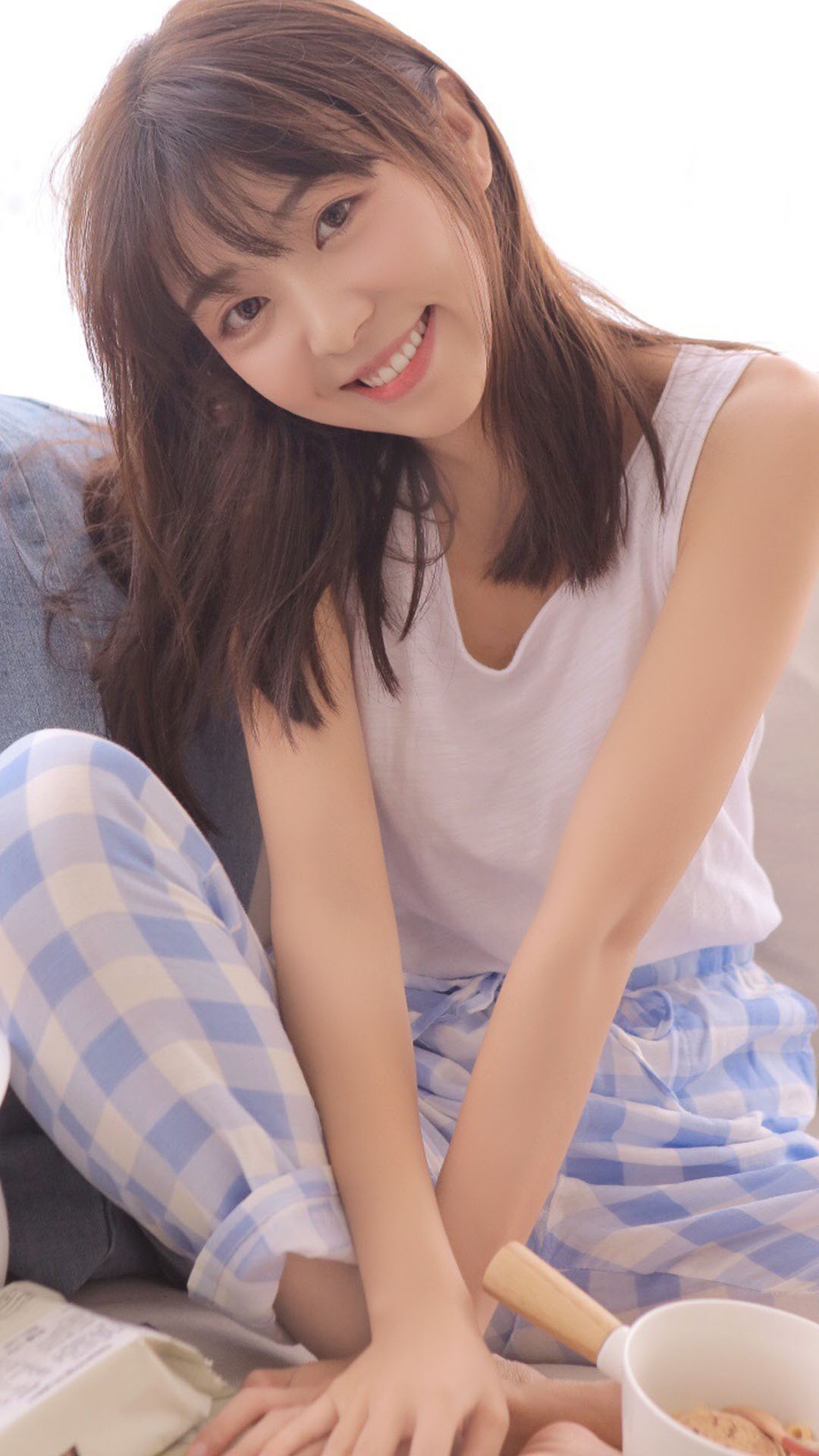 清纯少女穿着睡衣