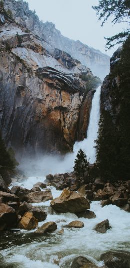 风景壁纸高山上的小瀑布