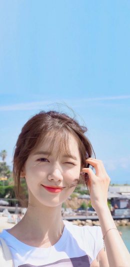 长相甜美的学生妹