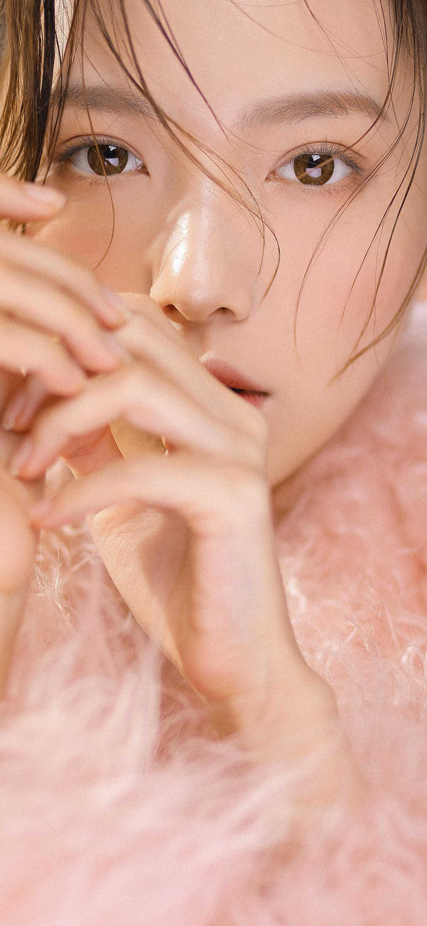 准备了几百张美女照片，之后每天发几张，尽情欣赏