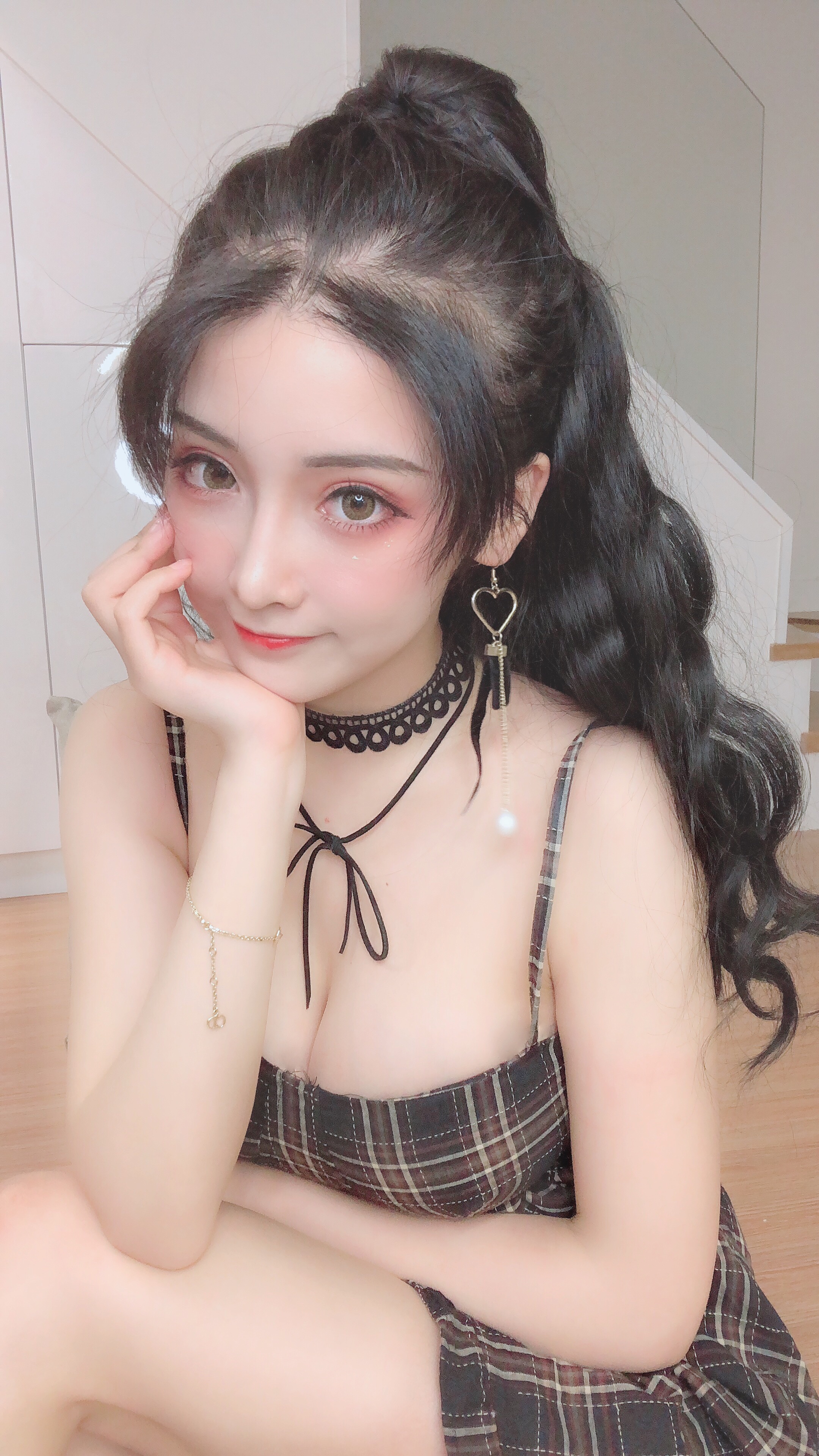 斗鱼主播简言啦噜噜噜手机4k壁纸