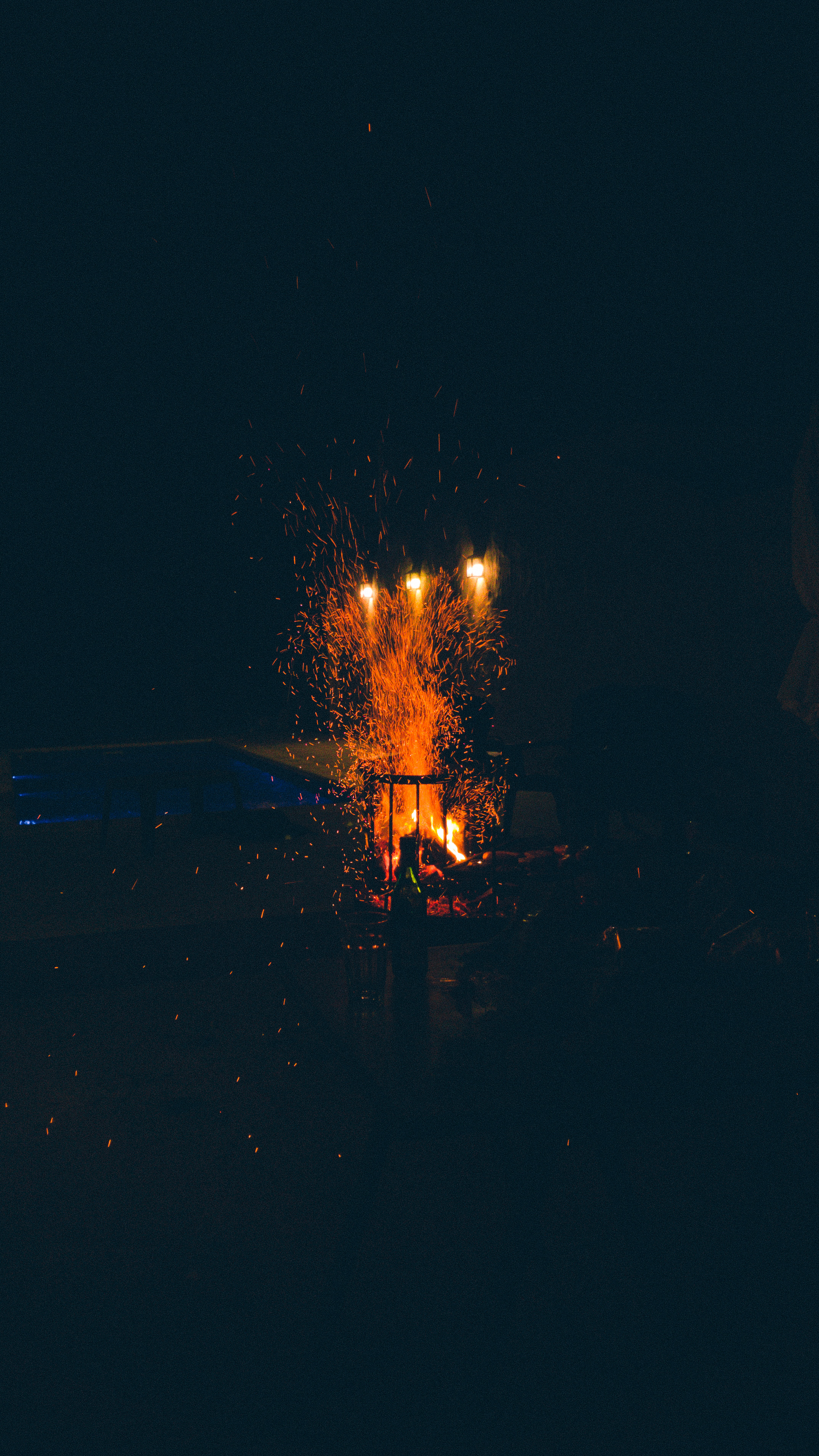 暗色｜游泳池｜火