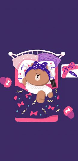 [2436x1125]linefriends 布朗熊 被窝 紫色 卡通 苹果手机动漫壁纸图片
