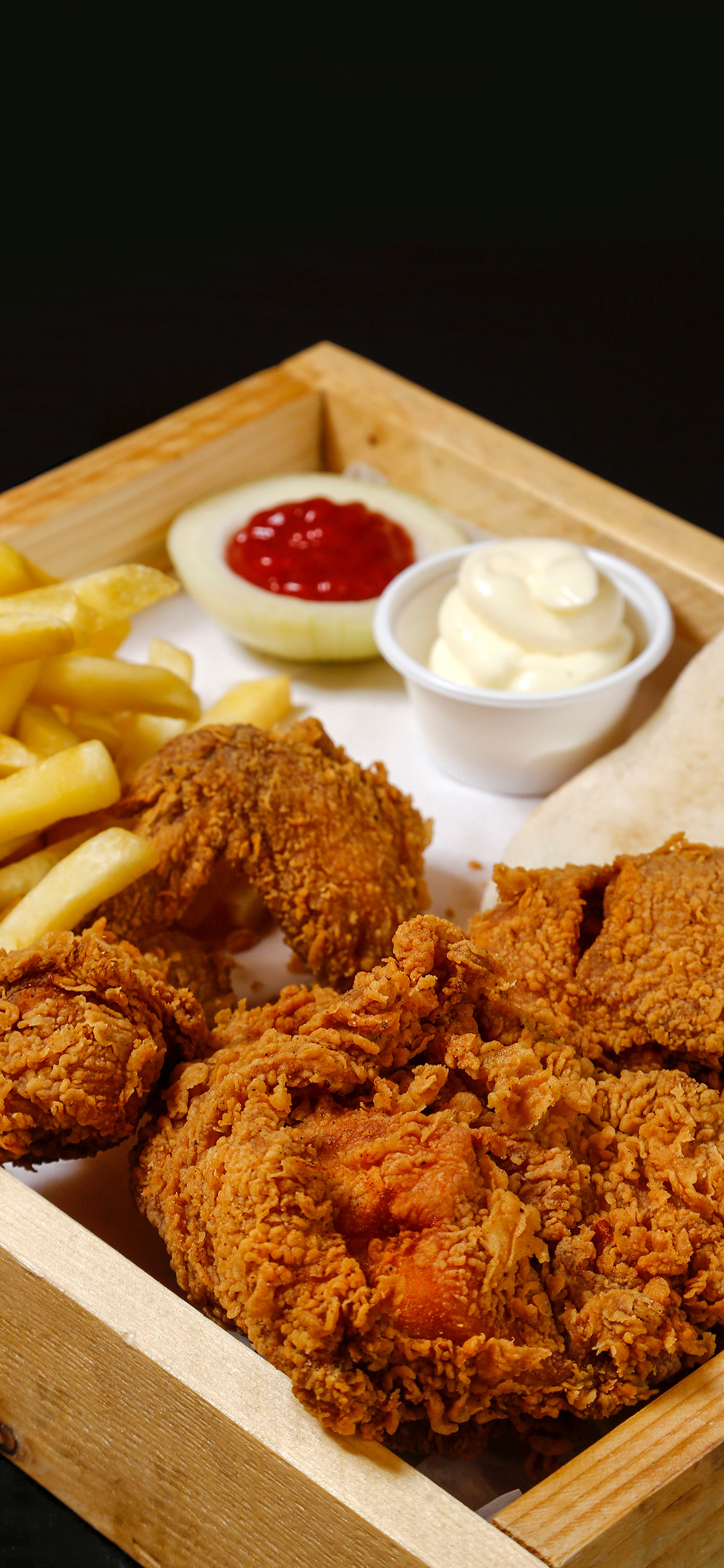[2436×1125]炸鸡 薯条 油炸 酱料 苹果手机壁纸图片