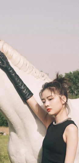 [2436x1125]任敏 演员 明星 艺人 白马 写真 苹果手机美女壁纸图片