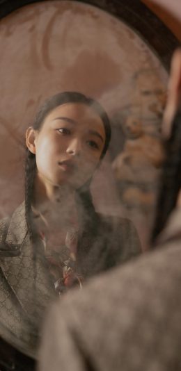 [2436x1125]倪妮 演员 明星 艺人 镜子 辫子 苹果手机美女壁纸图片
