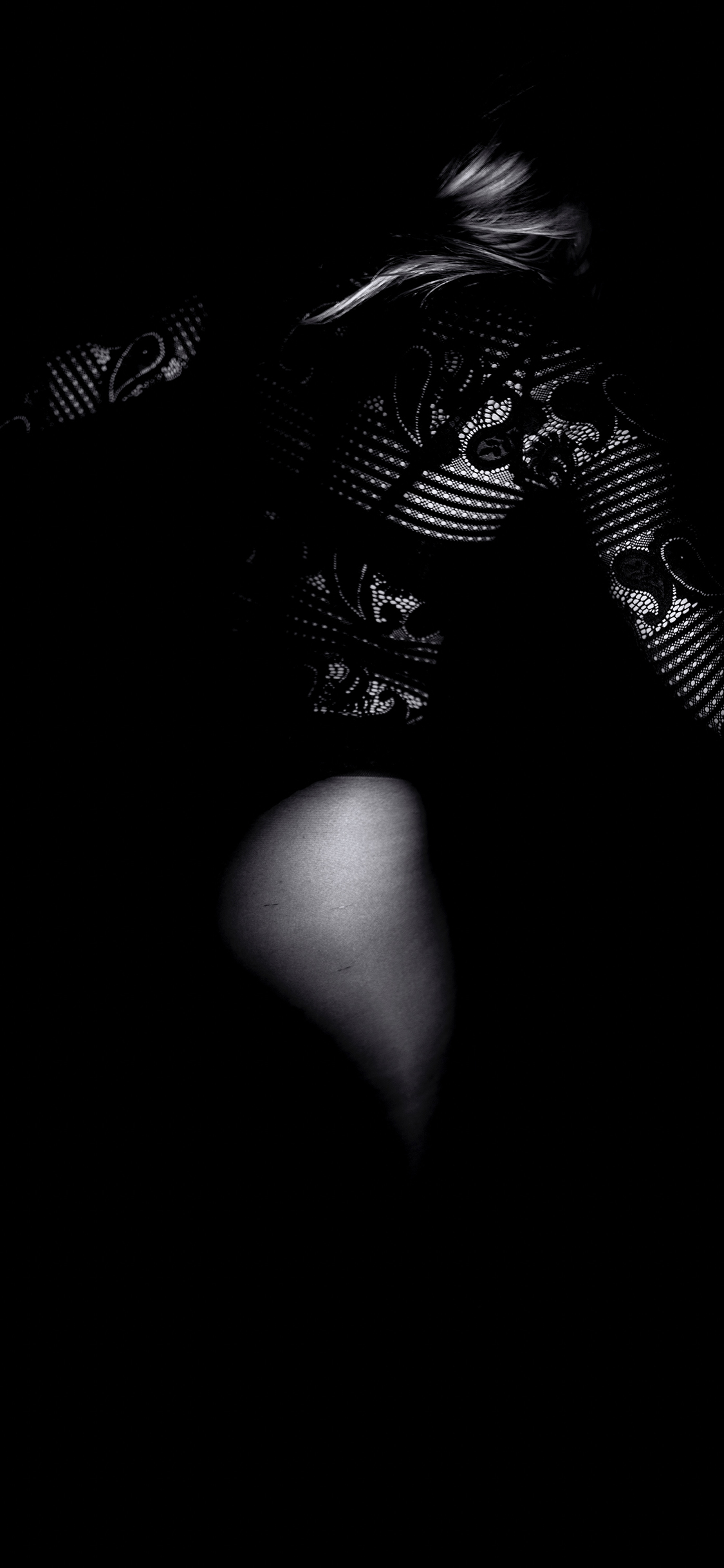 [2436×1125]女孩 背影 臀部 黑丝 诱惑 苹果手机美女壁纸图片