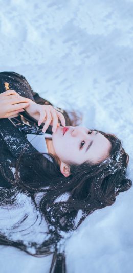 [2436x1125]女孩 雪地 写真 文艺 唯美意境 苹果手机美女壁纸图片