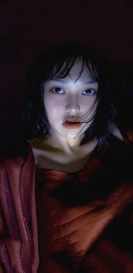 [2436x1125]日系写真 少女 湿发 妆容 苹果手机美女壁纸图片
