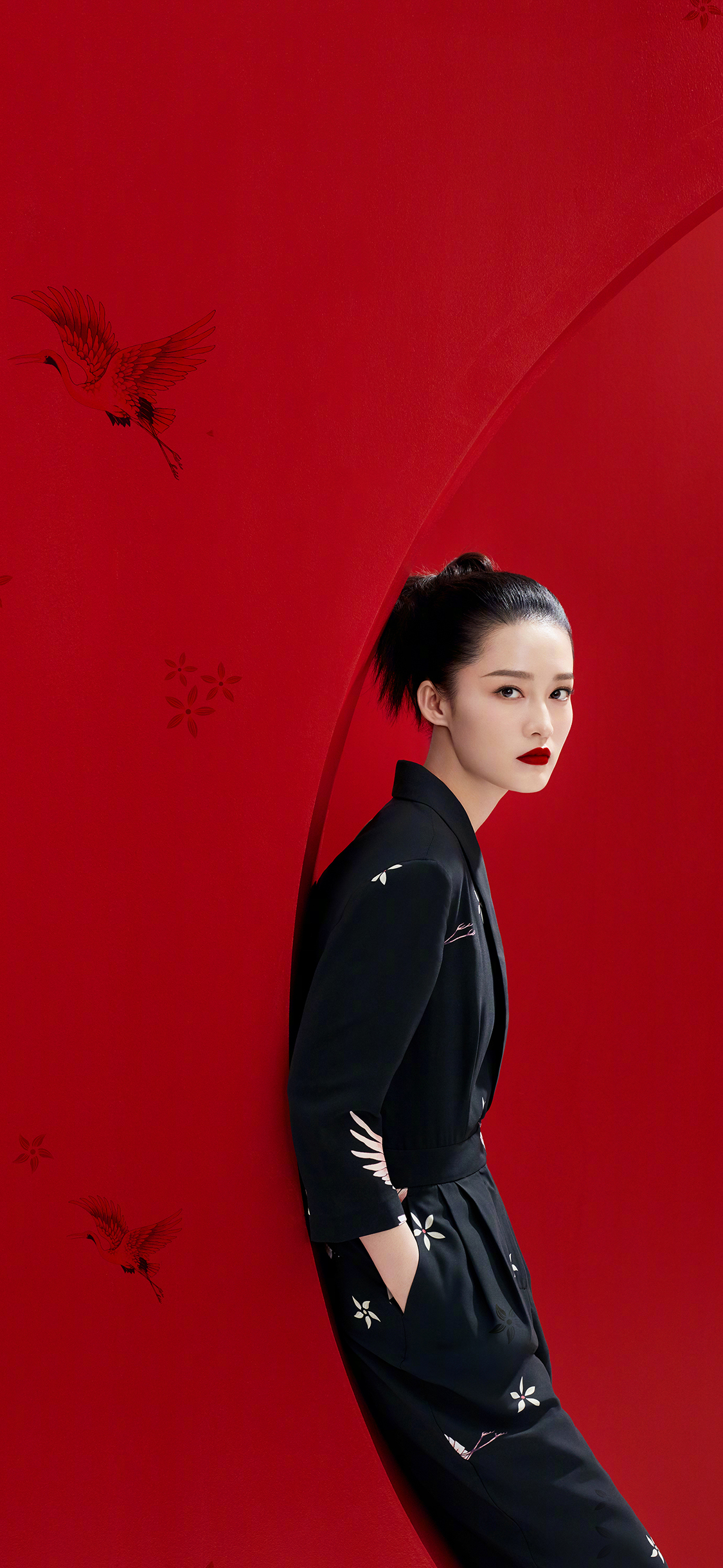 [2436×1125]李沁 演员 明星 艺人 红色 苹果手机美女壁纸图片