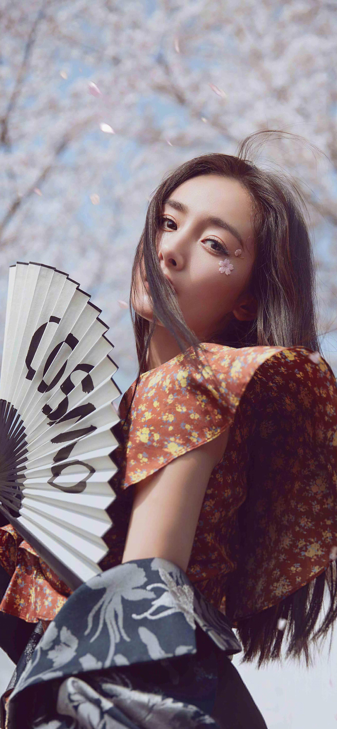 [2436×1125]杨幂 演员 明星 艺人 时尚 幂幂 樱花 苹果手机美女壁纸图片