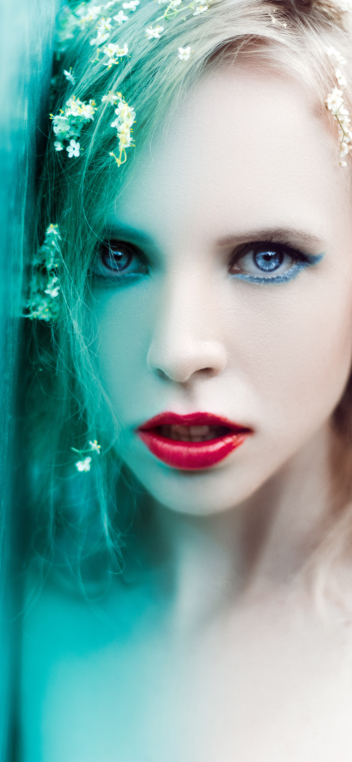 [2436×1125]欧美 妆容 夸张 女子 苹果手机美女壁纸图片