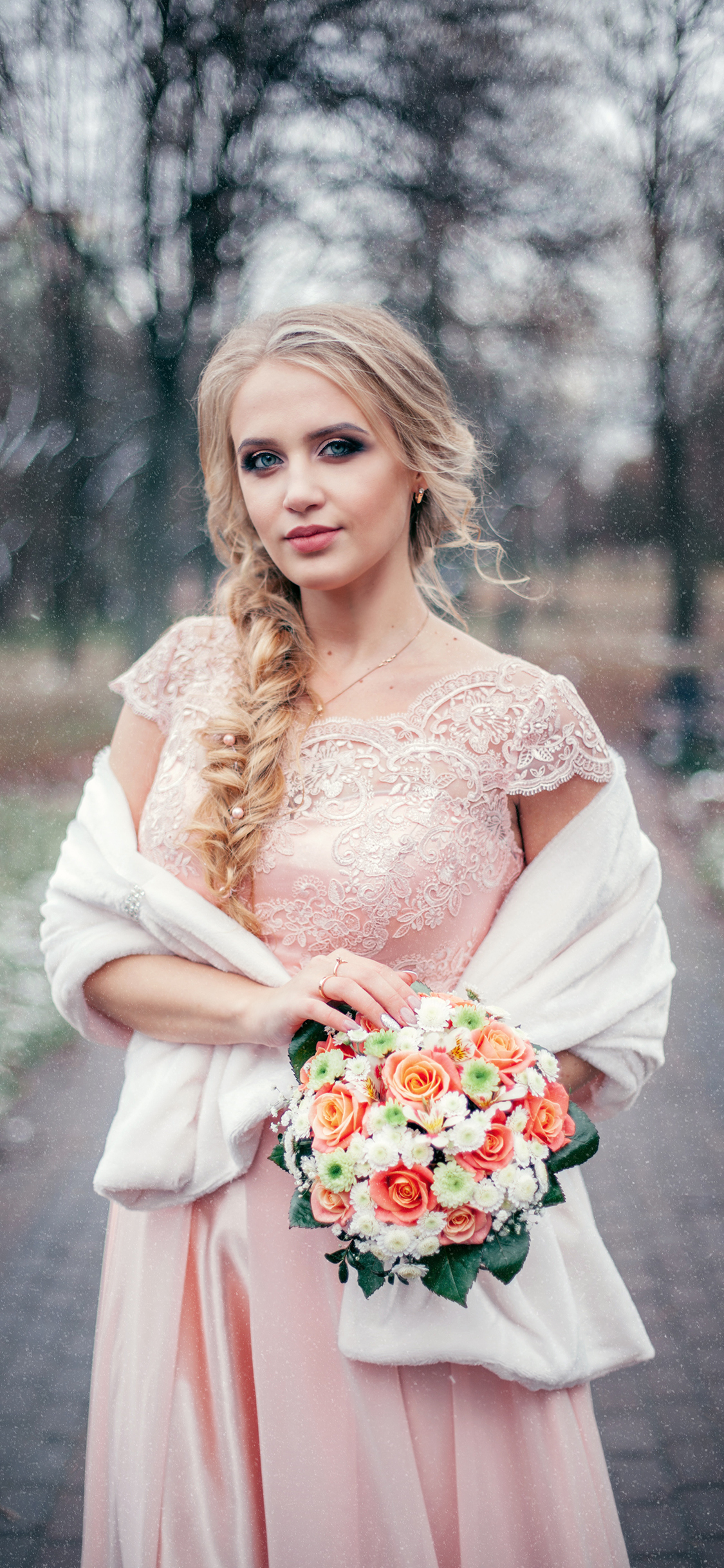 [2436×1125]欧美 礼服 捧花 伴娘 苹果手机美女壁纸图片