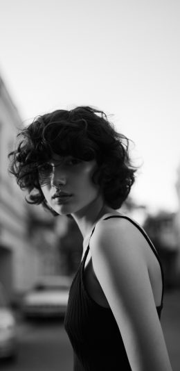 [2436x1125]欧美 黑白 短发 个性 性感 苹果手机美女壁纸图片