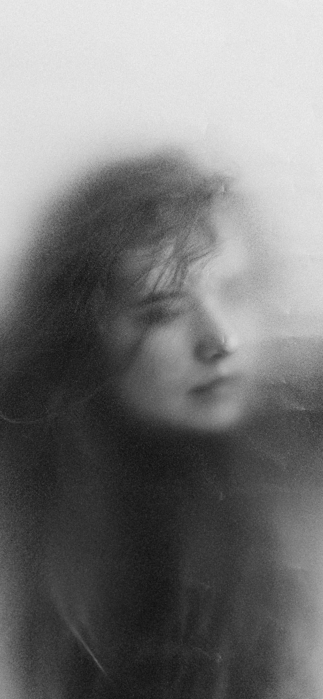 [2436×1125]欧美美女 写真 黑白 朦胧 苹果手机美女壁纸图片