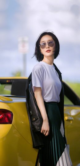 [2436x1125]舒畅 演员 明星 艺人 敞篷 跑车 苹果手机美女壁纸图片
