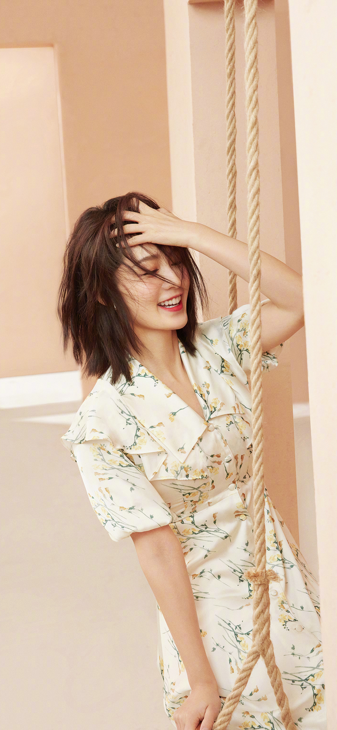 [2436×1125]艺人 演员 李沁 女星 苹果手机美女壁纸图片