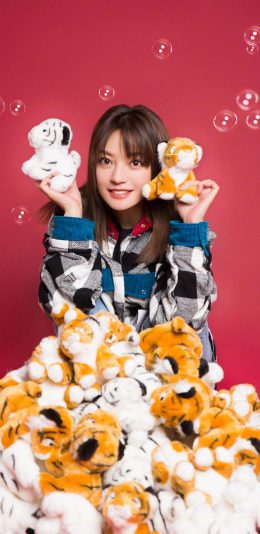 [2436x1125]赵薇 演员 导演 红色 明星 苹果手机美女壁纸图片