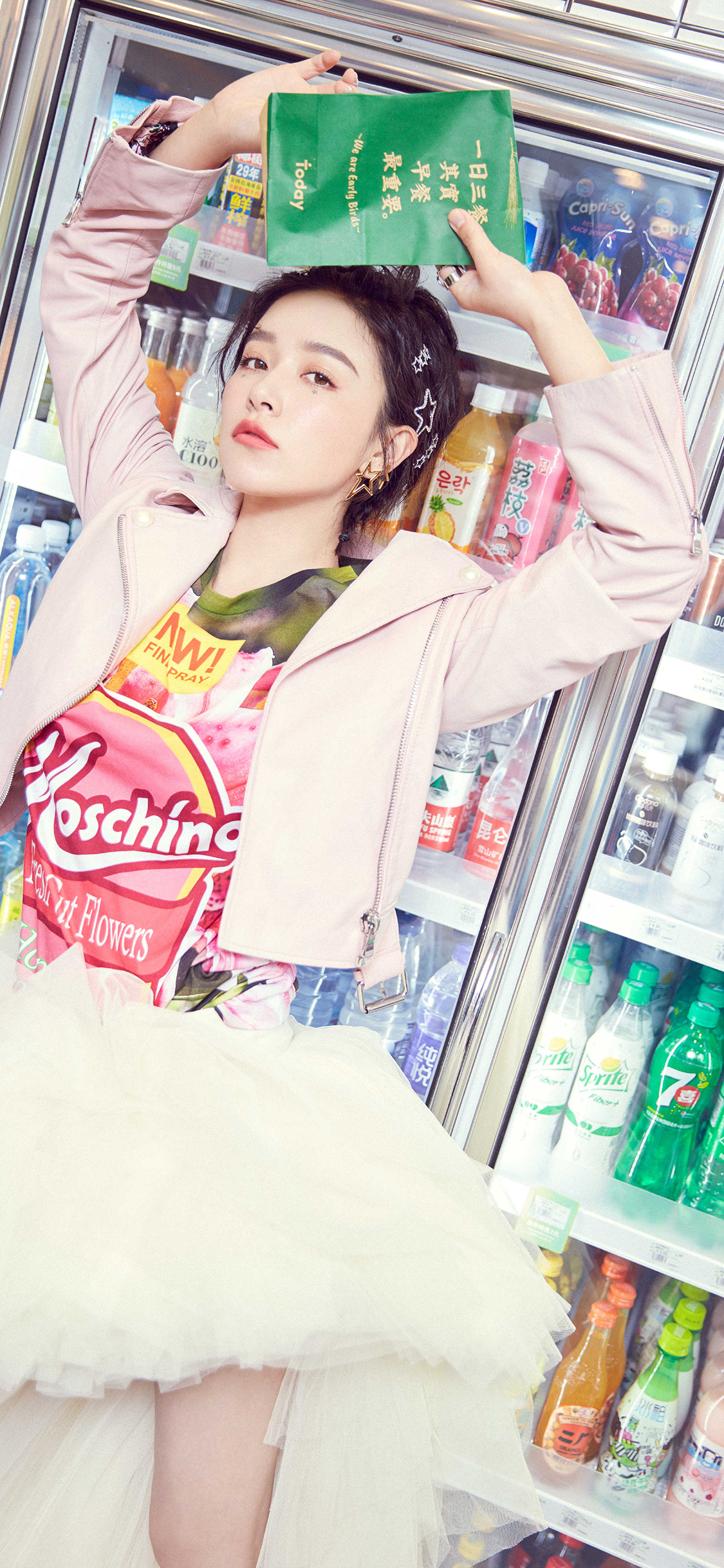 [2436×1125]阚清子 演员 明星 时尚 便利店 苹果手机美女壁纸图片