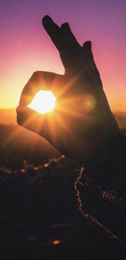 [2436x1125]OK 手势 阳光 日出 苹果手机壁纸图片