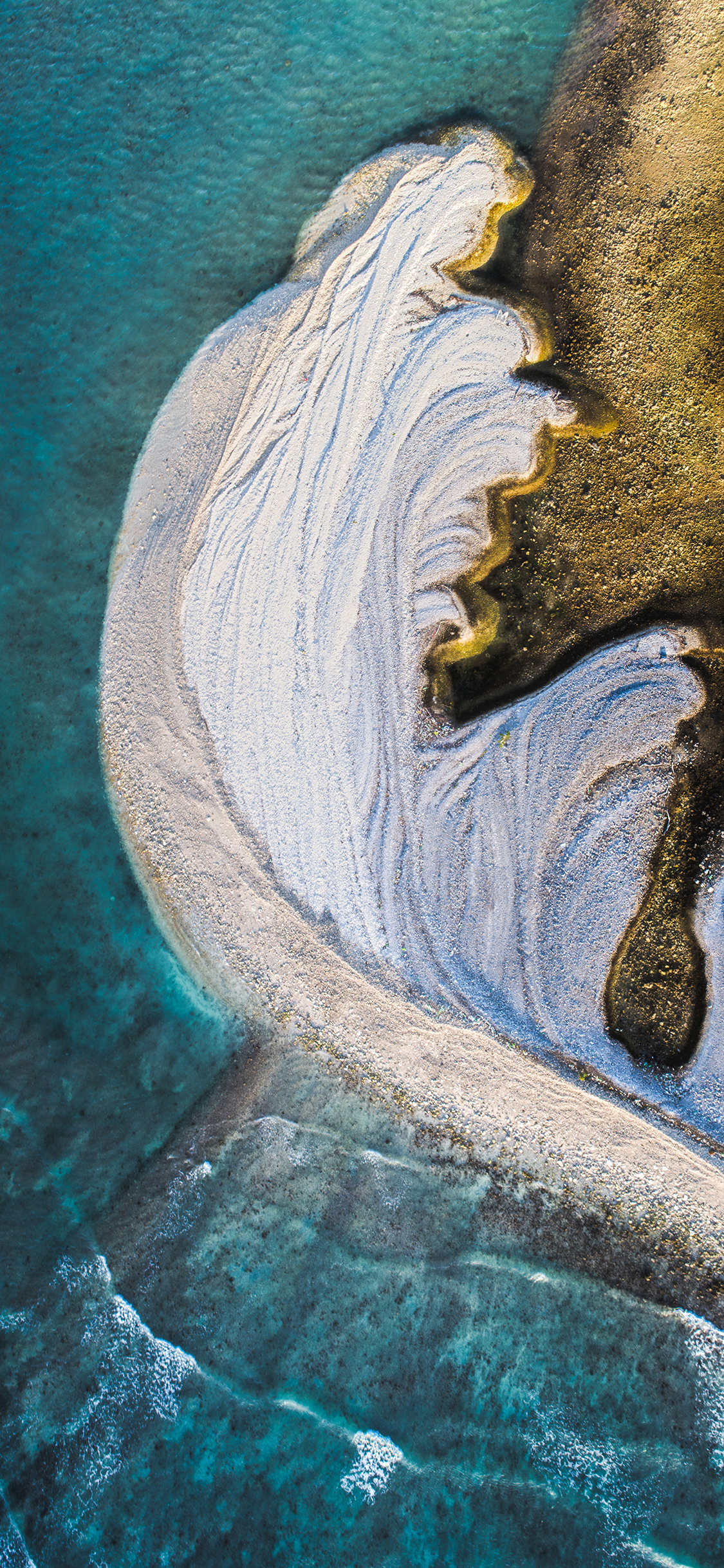 [2436×1125]俯拍 大海 海滩 壮观 苹果手机壁纸图片