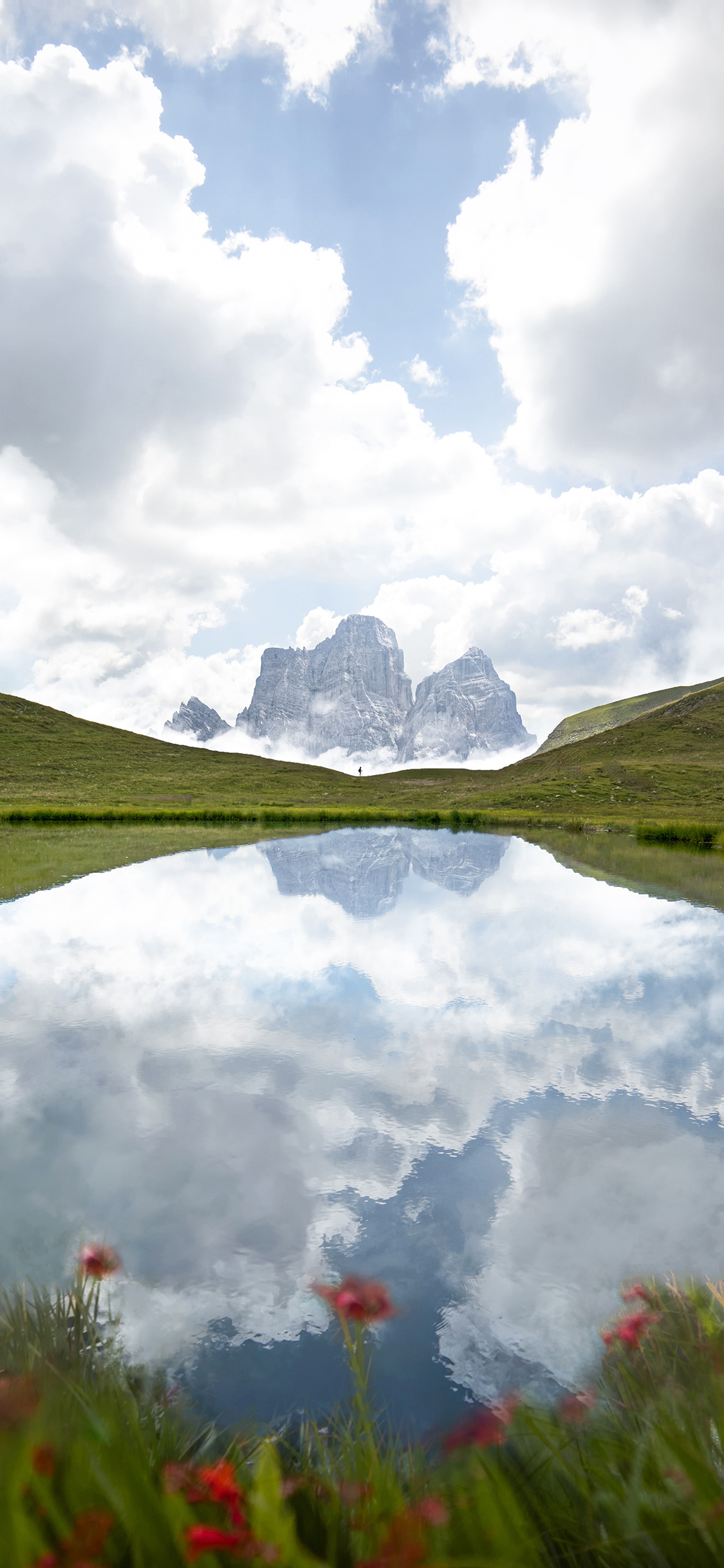 [2436×1125]倒映 云海 山水 高山 湖水 苹果手机壁纸图片