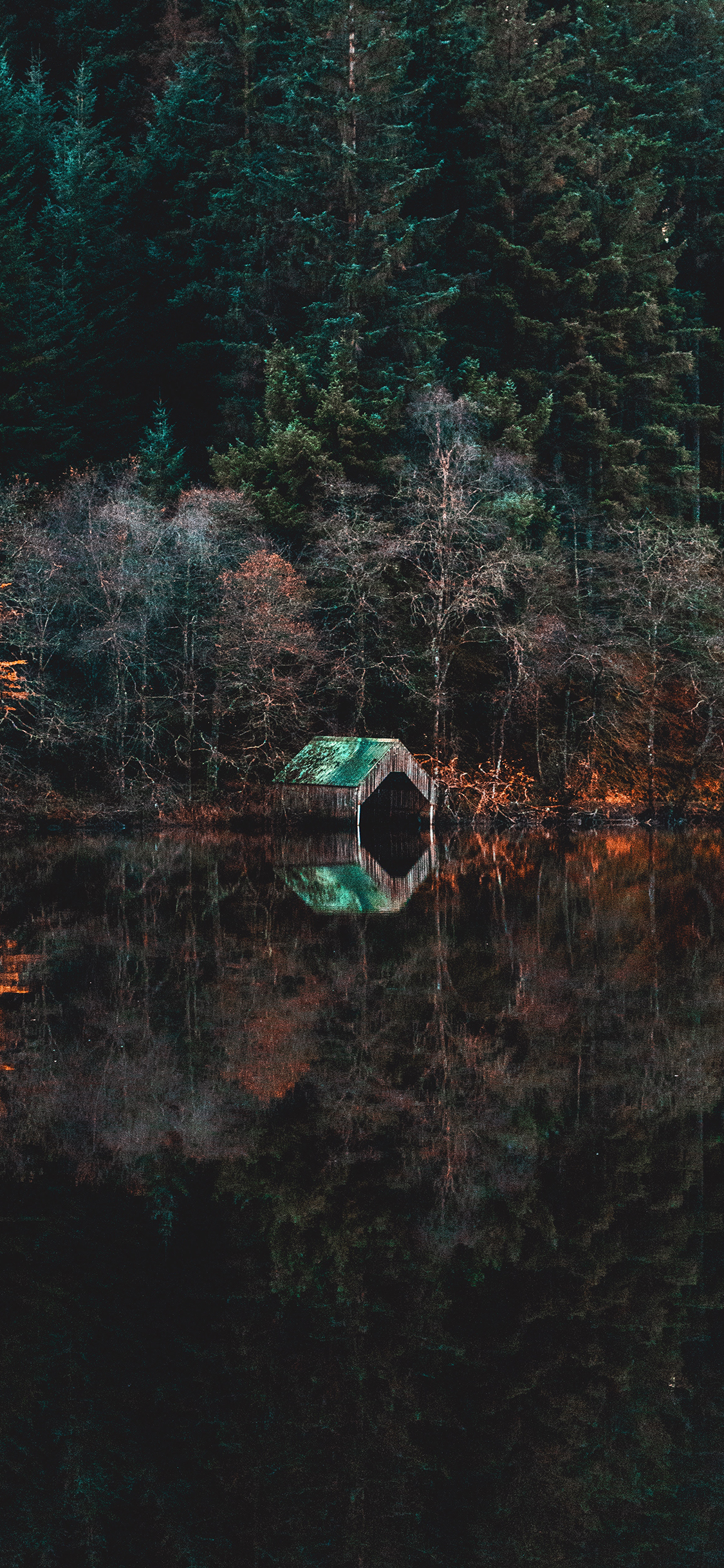 [2436×1125]倒映 湖水 自然 景观 苹果手机壁纸图片