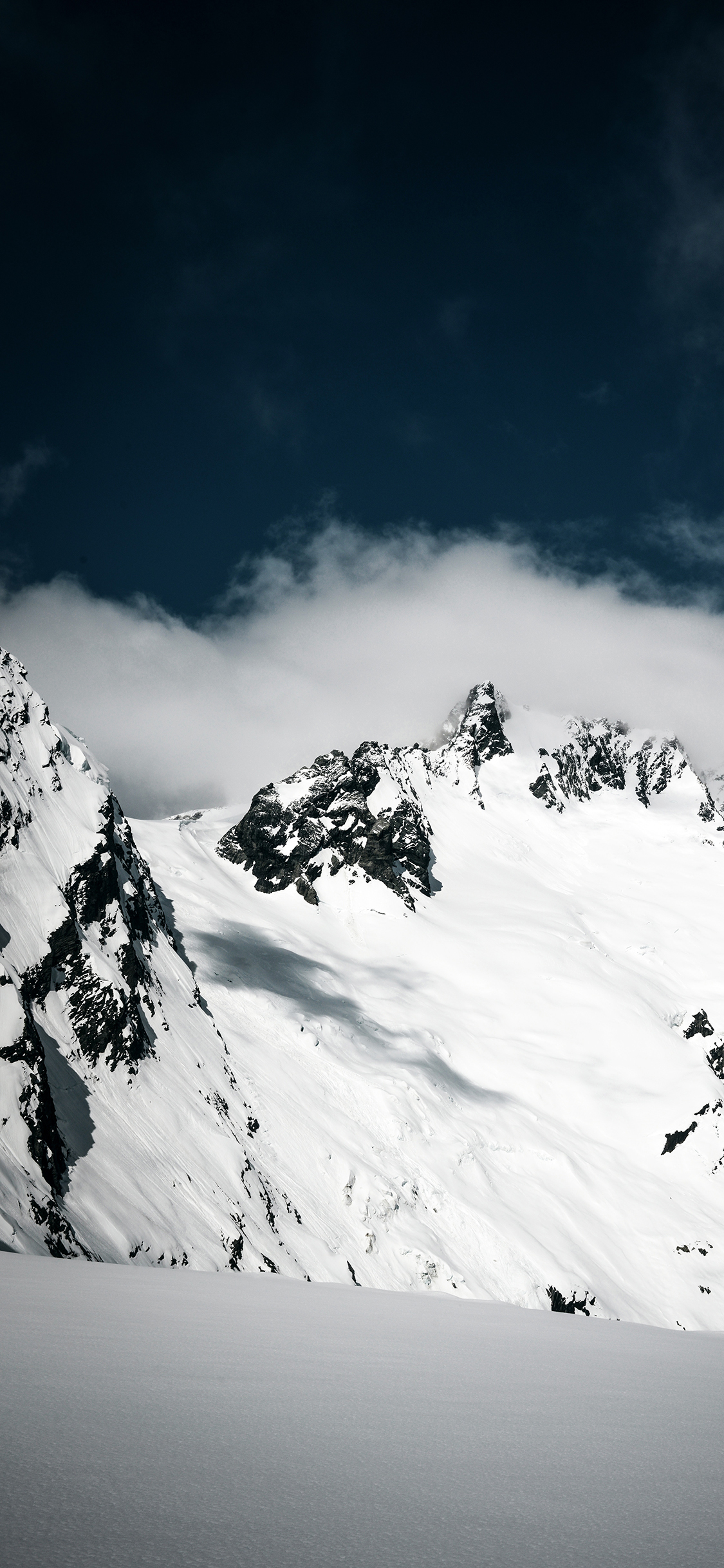 [2436×1125]冬季 雪山 白雪覆盖 寒冷 苹果手机壁纸图片