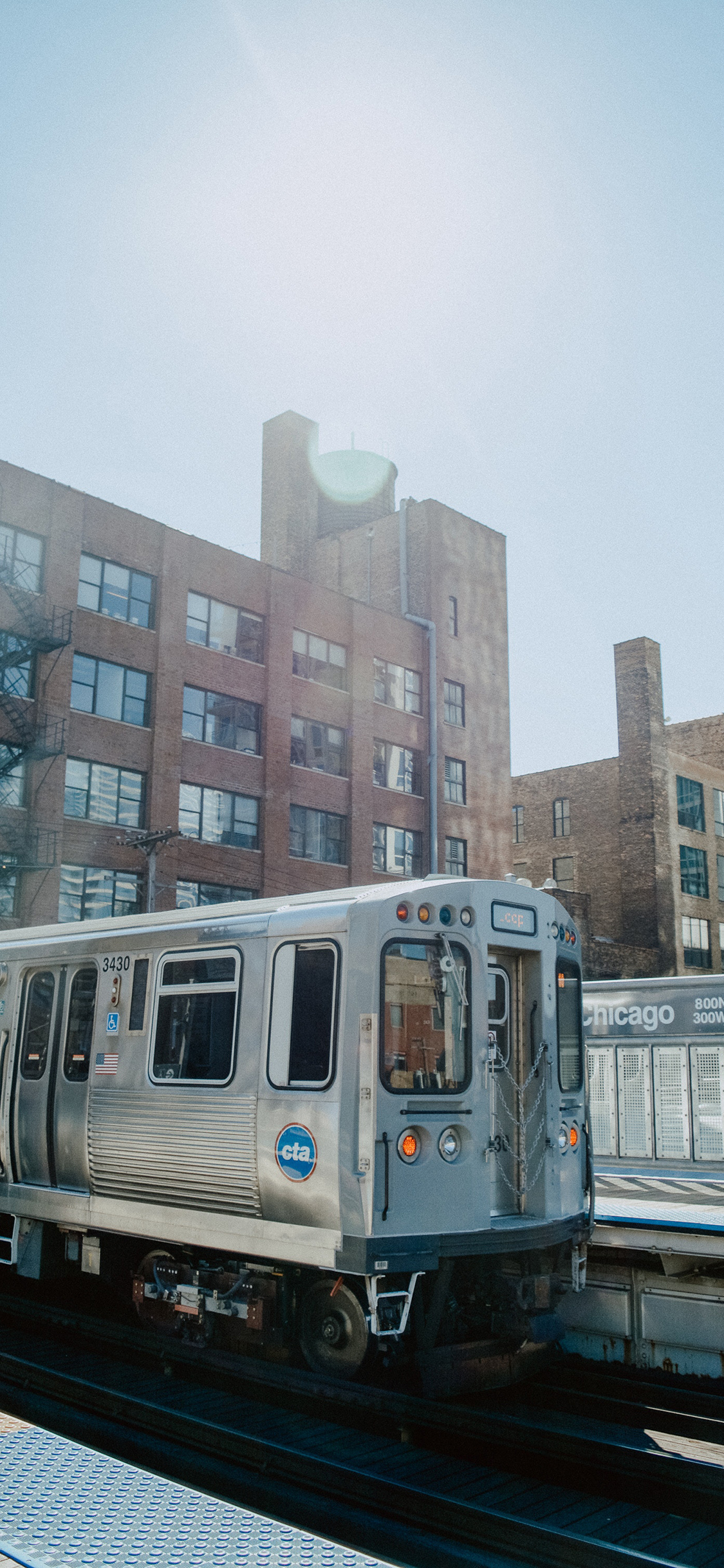 [2436×1125]列车 交通 户外 车尾 苹果手机壁纸图片