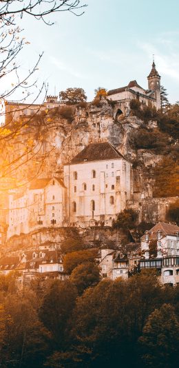 [2436x1125]城堡  半山 树林 建筑 苹果手机壁纸图片