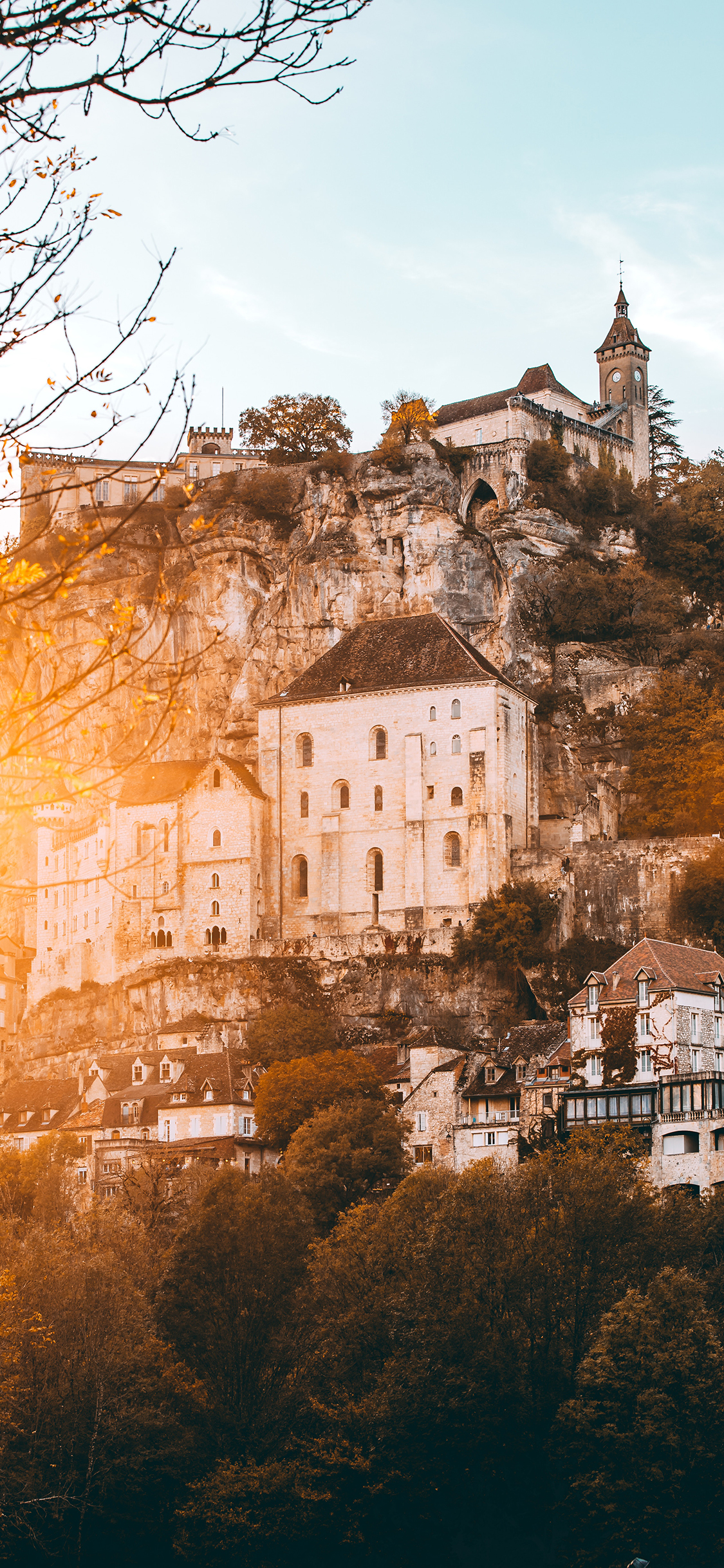 [2436×1125]城堡  半山 树林 建筑 苹果手机壁纸图片