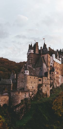 [2436x1125]城堡 建筑 山腰 异域 欧式 苹果手机壁纸图片