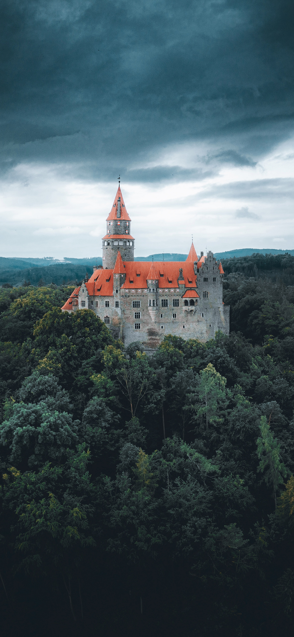 [2436×1125]城堡 建筑 山顶 欧式 苹果手机壁纸图片