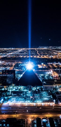 [2436x1125]城市 夜景 光柱 璀璨 苹果手机壁纸图片