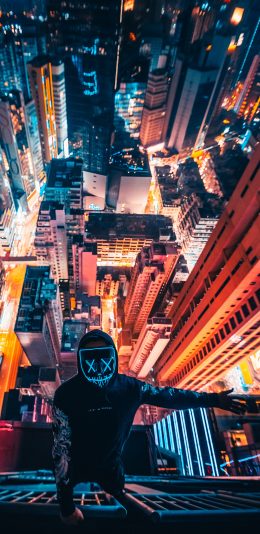 [2436x1125]城市 夜景 建筑 男孩 面具 苹果手机壁纸图片