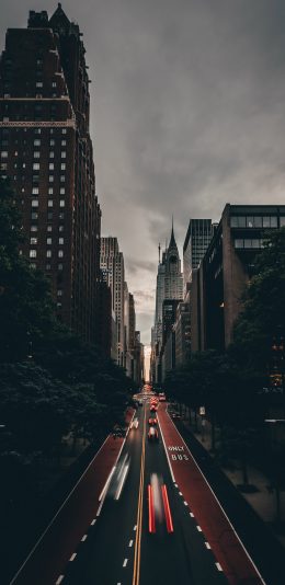 [2436x1125]城市 夜景 车流 车道 苹果手机壁纸图片