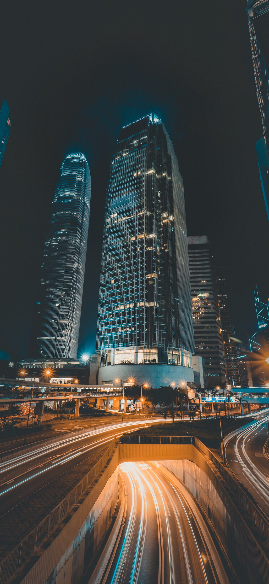 [2436×1125]城市 建筑 夜晚 马路 交通 苹果手机壁纸图片
