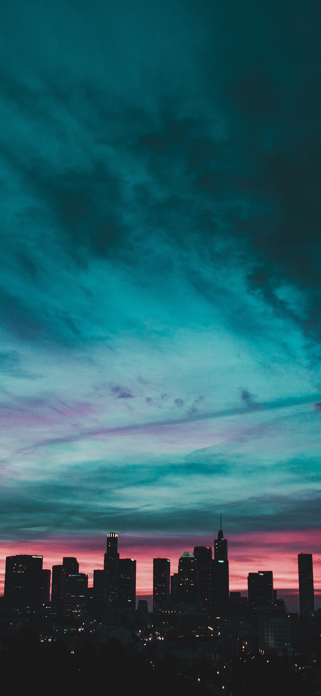 [2436×1125]城市 建筑 都市 楼房 天空 唯美 苹果手机壁纸图片