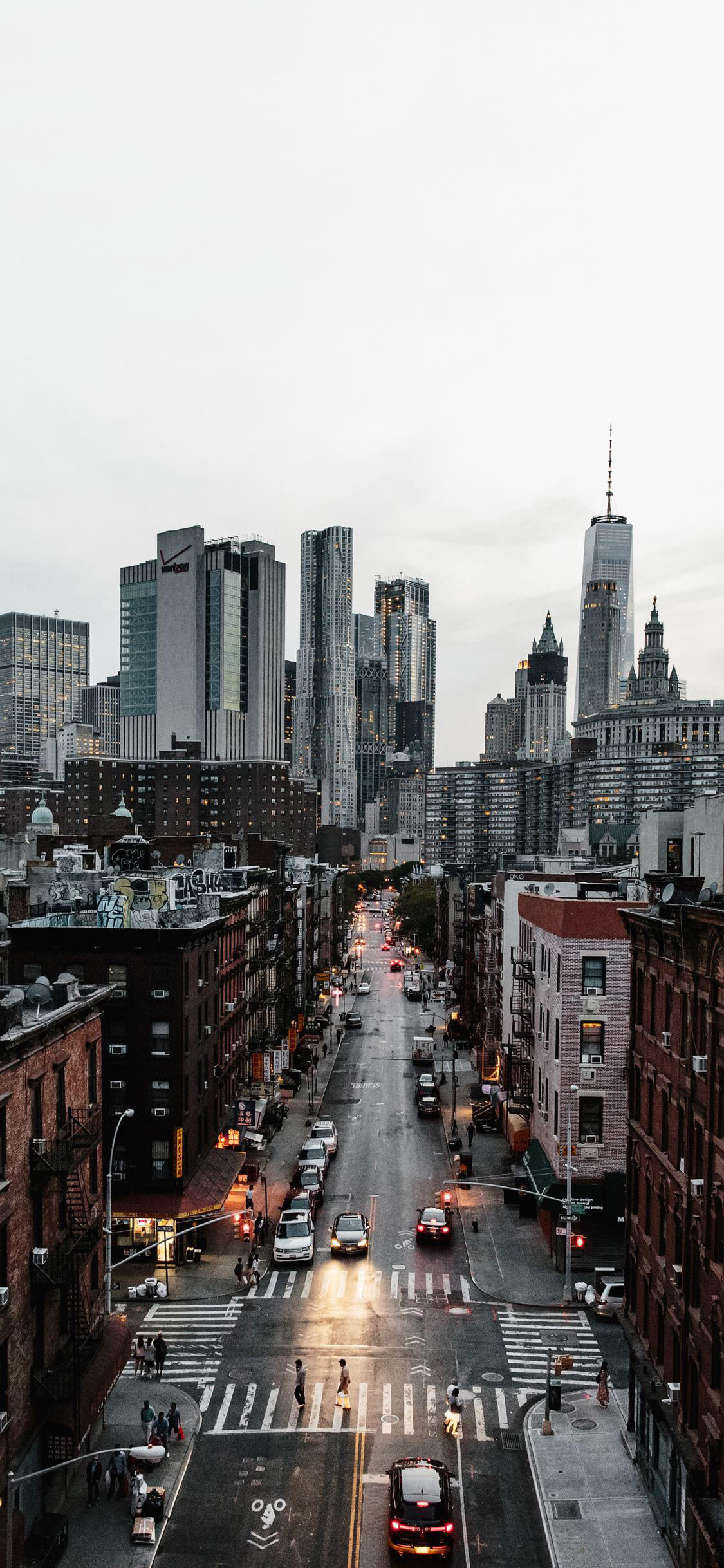 [2436×1125]城市 建筑 都市 马路 车辆 苹果手机壁纸图片