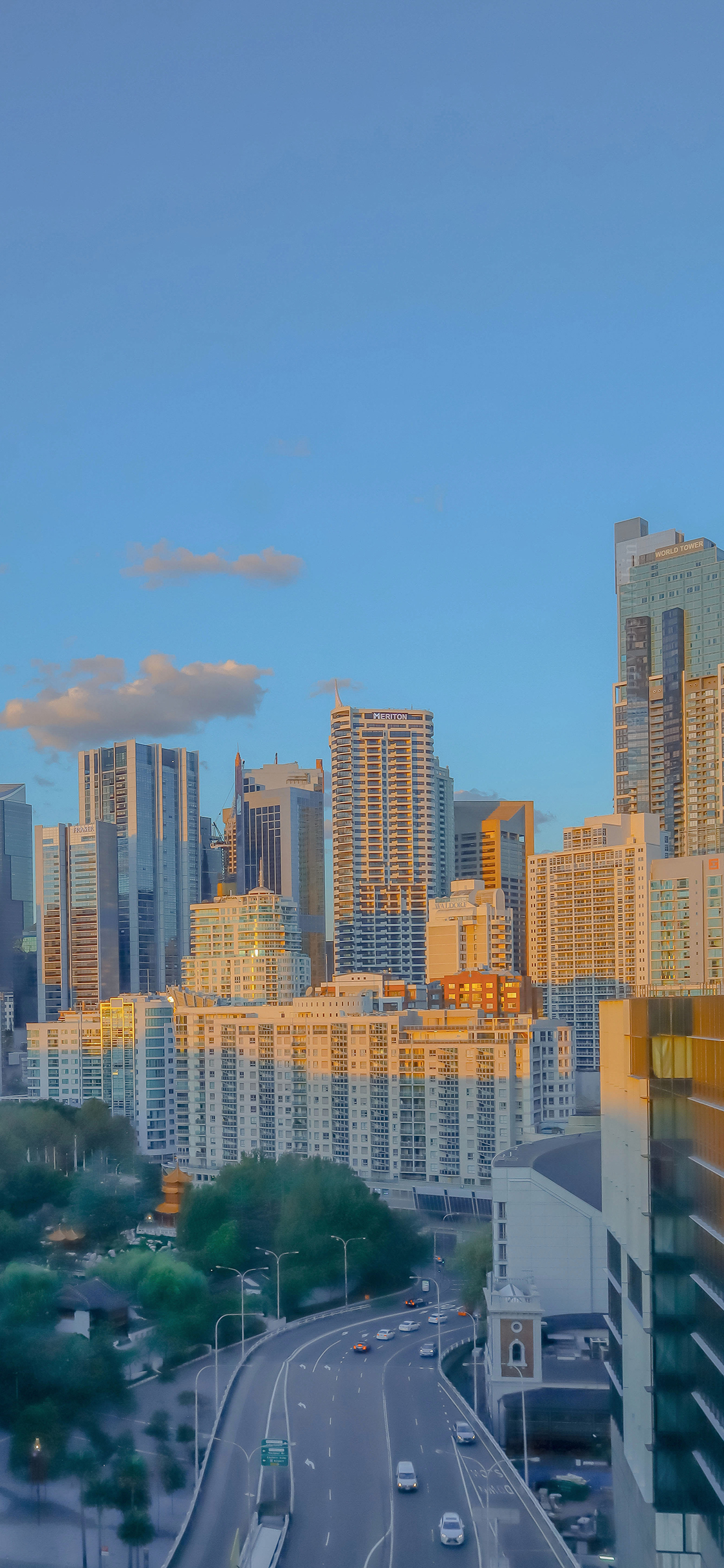 [2436×1125]城市 建筑 马路 交通 楼房 苹果手机壁纸图片