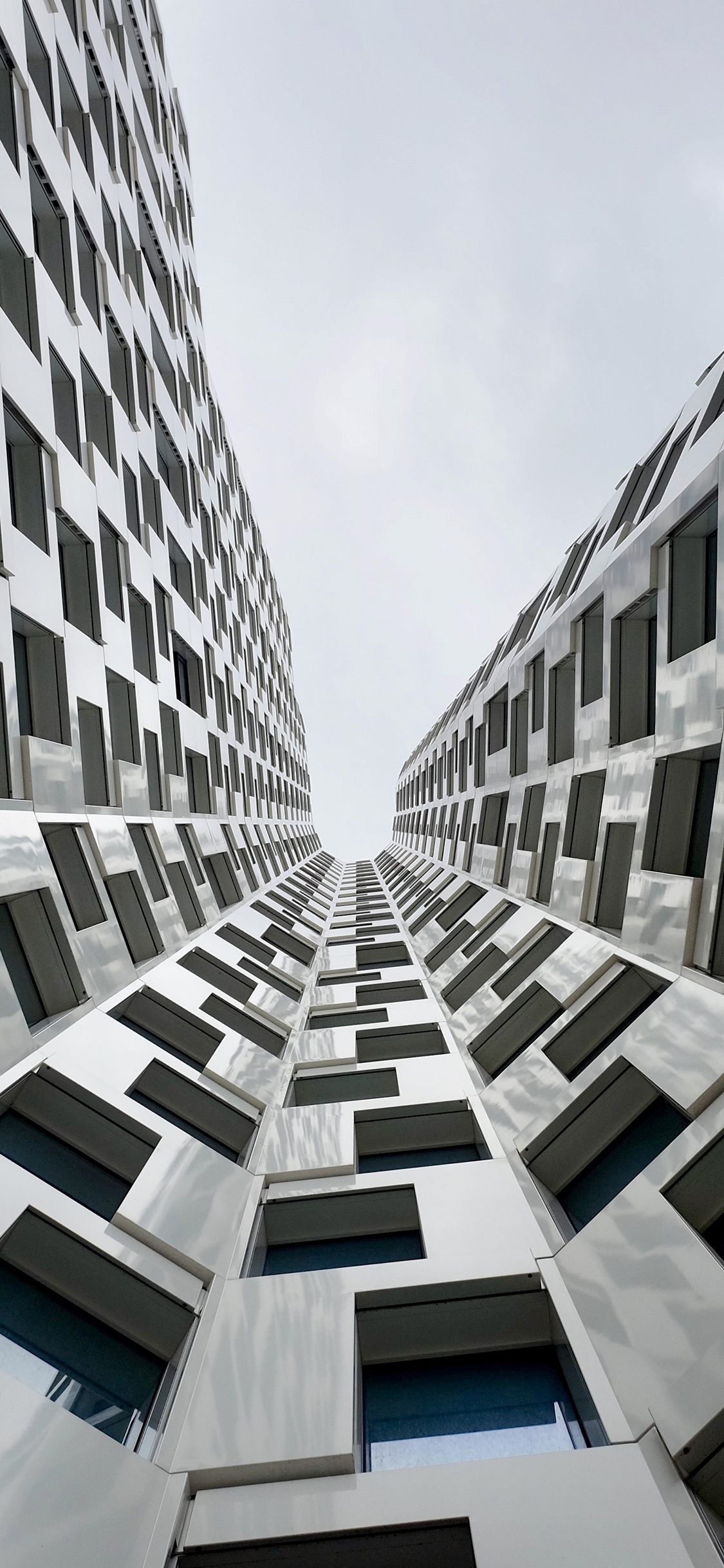 [2436×1125]城市 建筑 高楼 弧度 苹果手机壁纸图片