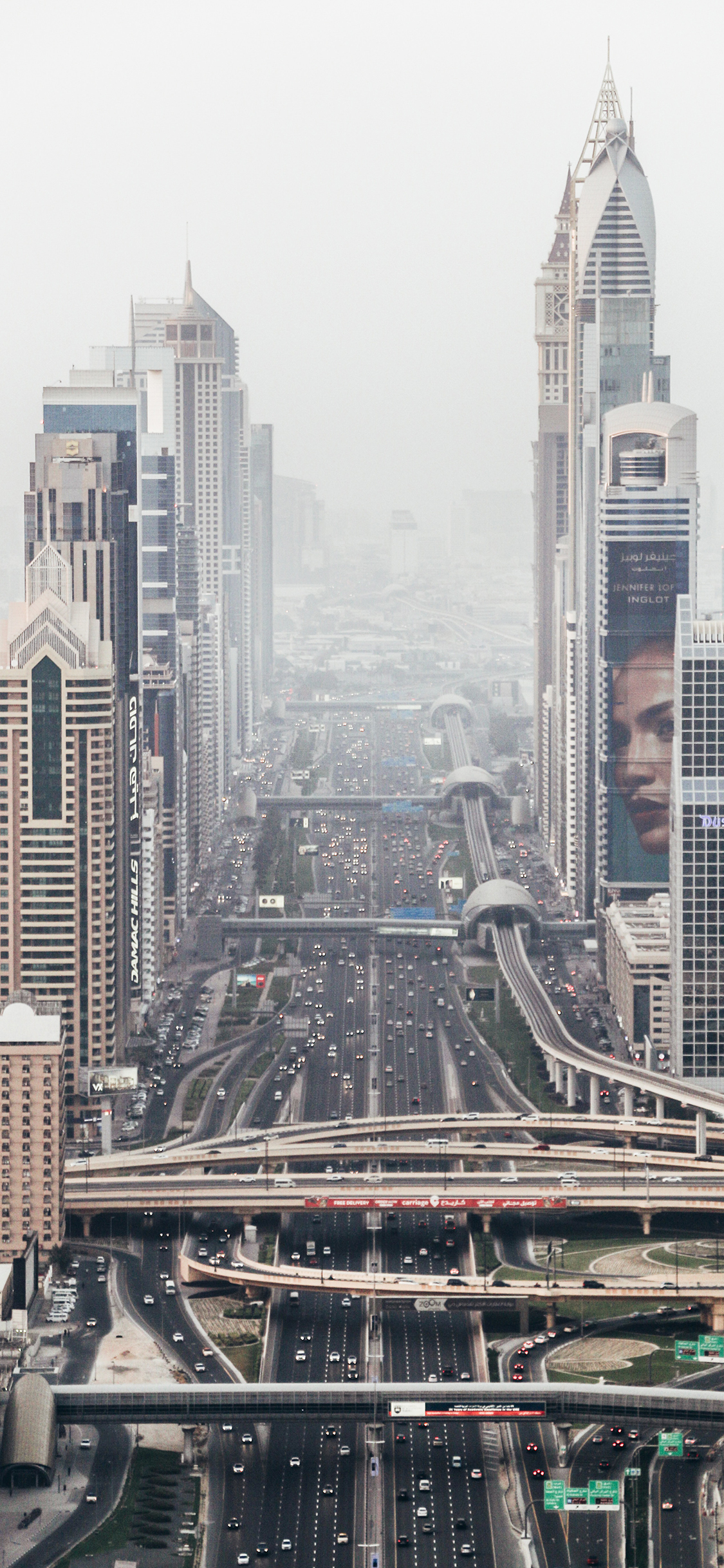 [2436×1125]城市 建筑 高楼大厦 车流 苹果手机壁纸图片