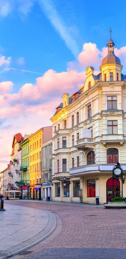 [2436x1125]城市 街道 建筑 欧式 天空 苹果手机壁纸图片