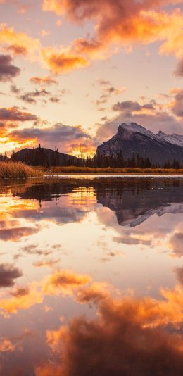 [2436x1125]夕阳 湖水 倒映 云彩 苹果手机壁纸图片