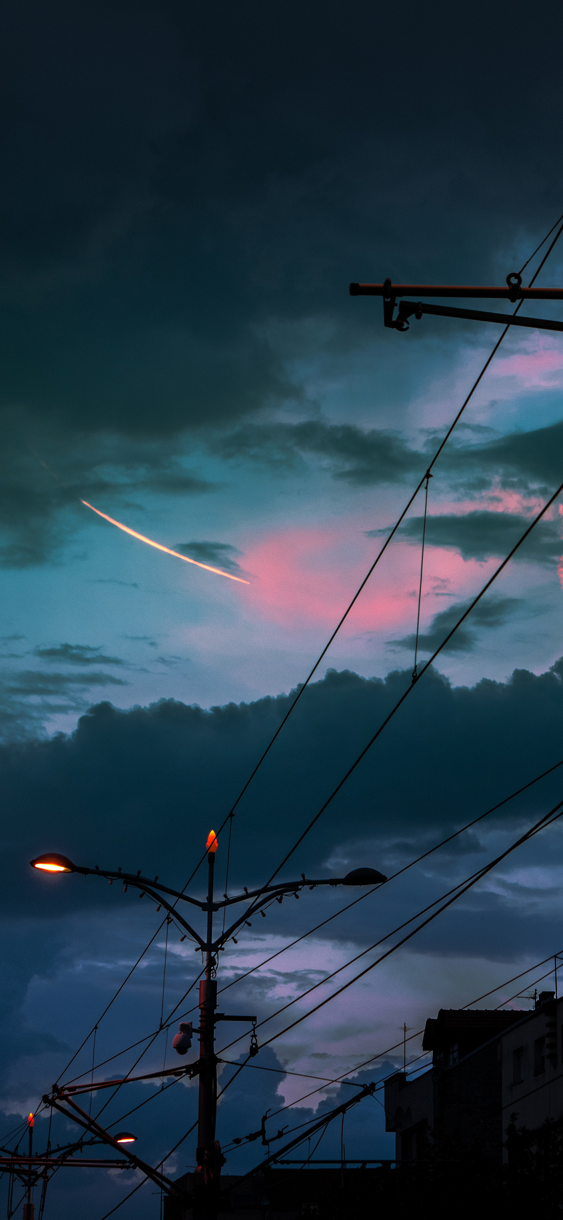 [2436×1125]夜晚 城市 天线 路灯 苹果手机壁纸图片